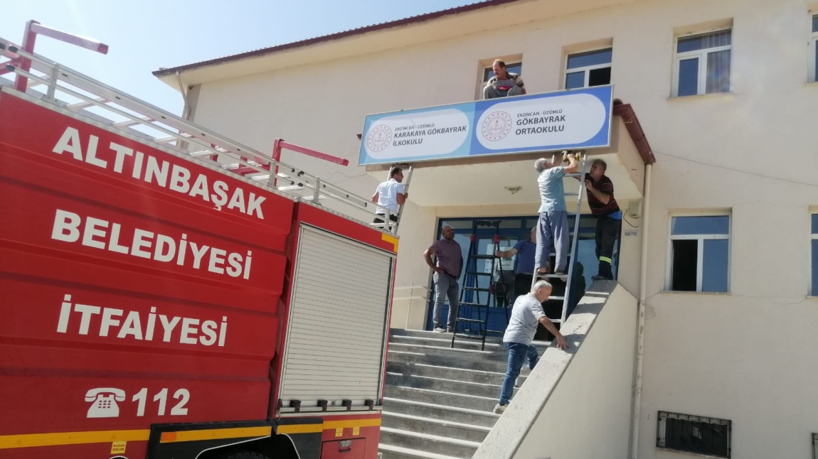 Okulumuzun yıpranan eski tabelası değiştirildi.